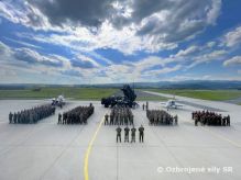 Slvnostn ceremonil ukonenia psobenia aliannch sl v 81. krdle Slia
