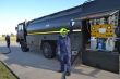 Tlakové plnenie vrtužníka UH-60M počas chodu motorov - Hot Refueling